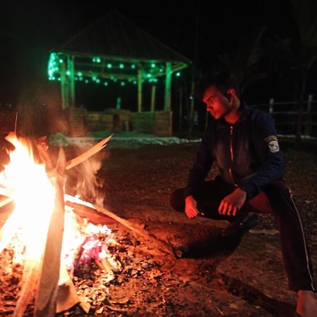 Grasshopper Jungle Queen Resort Chālsa المظهر الخارجي الصورة